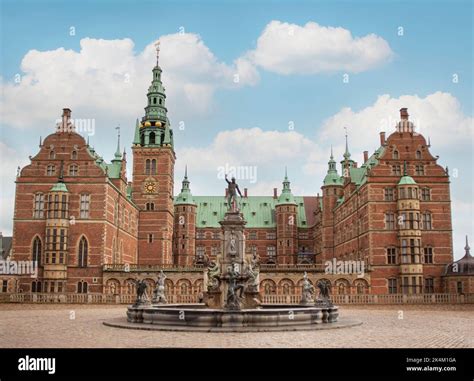 Royal palace of frederiksborg hi-res stock photography and images - Alamy
