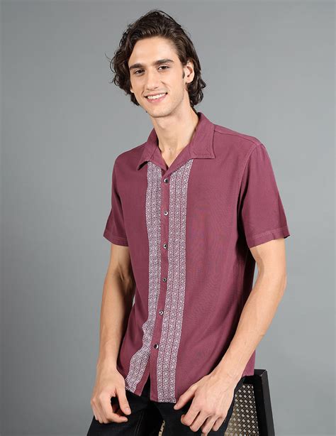IDENTITI Men Slim Fit Cuban Collar Solid Shirt In Onion.