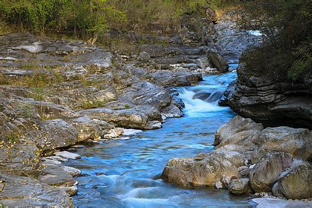 山中流水的小溪高清图片下载-正版图片300378504-摄图网