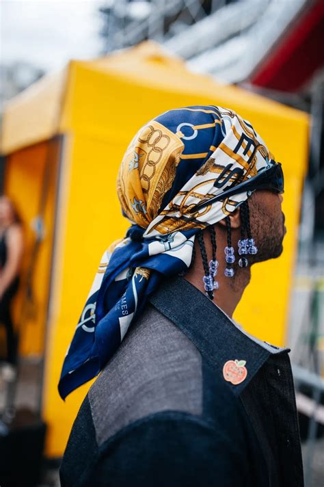 Scarf Wearing Styles On Head at Eliseo Gonzalez blog