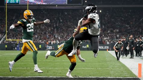 YouTube TV-ESPN standoff could impact Eagles and Packers fas