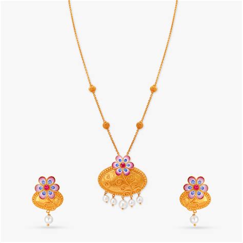 Stunning Floral Necklace Set