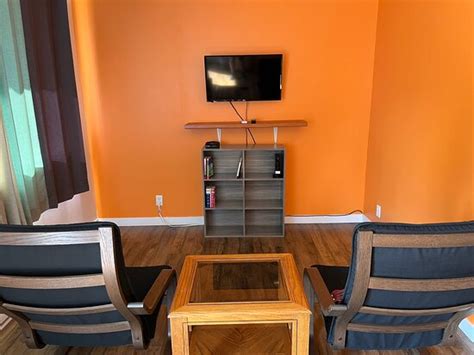 MOTEL HAPPY SALMON (Salmon Arm, British Columbia) - 2025 Guesthouse ...