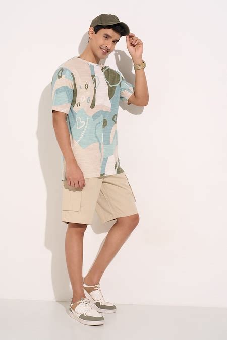 Off White Solid Knee Length Casual Men Relaxed Fit Shorts - Selling ...