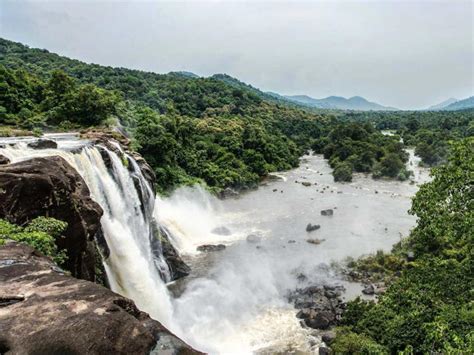 Top 8 Waterfalls Near Thiruvananthapuram You Can’t Miss