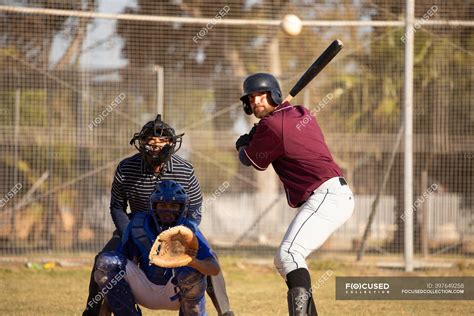 Baseball Pitcher Front View 的图像结果