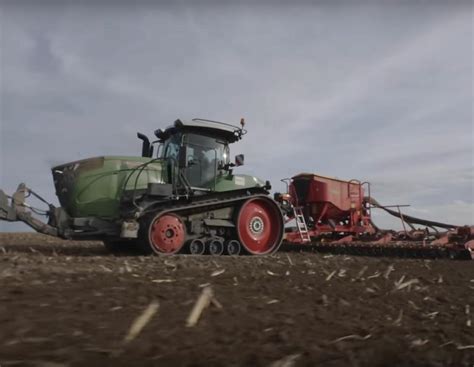 Kraftstoff aus Mist und Gülle: Bodenbearbeitung und Aussaat für Bio LNG ...