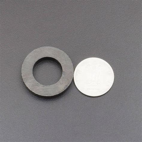 Magnets Ring Ferrite Triomag Demension: 32 x 18 x 7 mm – REES52