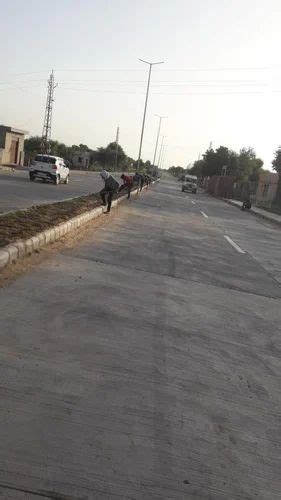 High Mast Pole - 15 Meter High Mast Pole Manufacturer from Noida