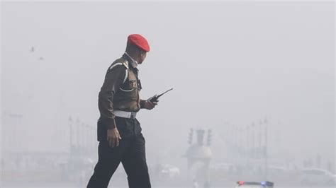 Delhi's overall AQI today a bit better, but many areas wake up to ...