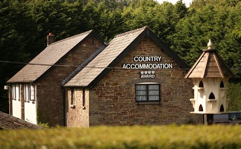 THE GREYHOUND INN & HOTEL (Llantrisant) - Inn Reviews, Photos, Rate ...