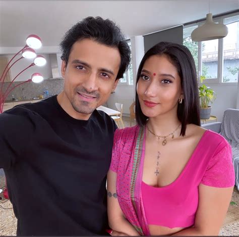 TW Pornstars - 2 pic. Niks Indian. Twitter. Gorgeous Bhabhi 😍🔥😘 Watch her in action on. 12:09 PM ...