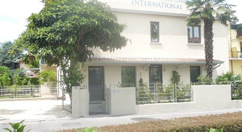 INTERNATIONAL ROOMS & APARTMENT (Sirmione, Lake Garda) - Lodging ...