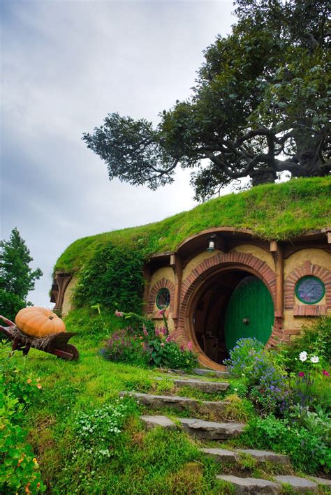 Casa Do Hobbit, The Hobbit Movies, Stone Pathway, Bilbo Baggins, New ...