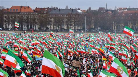 Iran US tension live updates: Son of Iran's last shah Reza Pahlavi asks ...