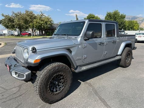 2020 Jeep Gladiator Overland | Rich's Cars'n Credit