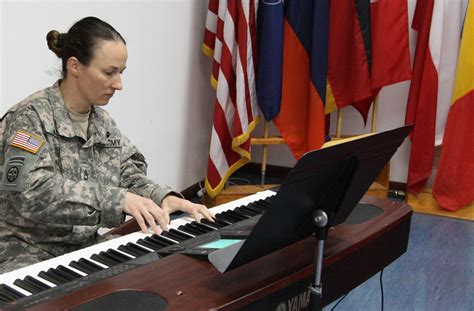 Soldiers worldwide showing holiday spirit | Article | The United States ...