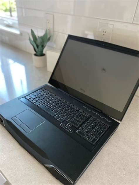 Alienware M17 R3 Second Hand 的图像结果