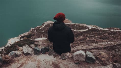 Wallpaper lake, man, loneliness, cliff, rocks hd, picture, image