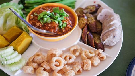 30 of the Best Thai Foods & Dishes You Absolutely Have to Try