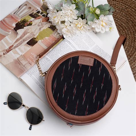 Ikat GreRed Round Sling Bag – Zouk