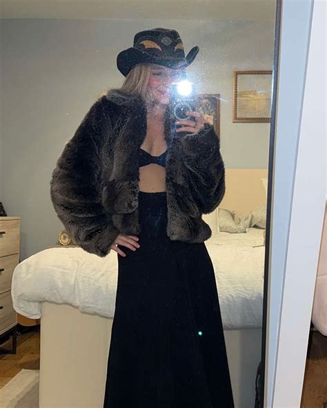 maci jo | lion hair 🦁 everyone go support my Fanfix page to see ...