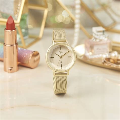 Fastrack Vyb Aurora Quartz Analog Golden Dial Stainless Steel Strap ...