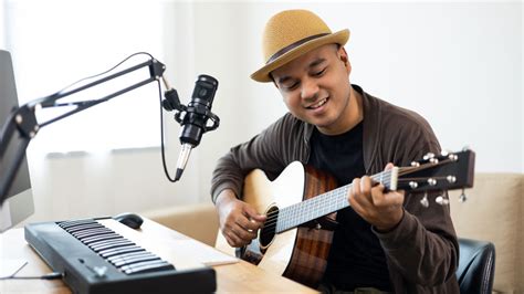 Image result for How Does Dynamic Microphone Works