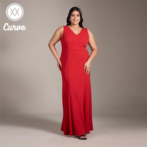 Buy Twenty Dresses by Nykaa Fashion Curve Cherry Red Solid Sleeveless V ...
