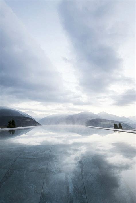 Scariest Swimming Pool Ever? It Hangs 40-Ft Above The Ground And Has A ...