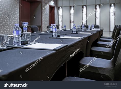 Board Room Meeting 的图像结果