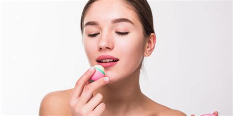 10 Best Lip Balm of 2025 in India, According To Experts