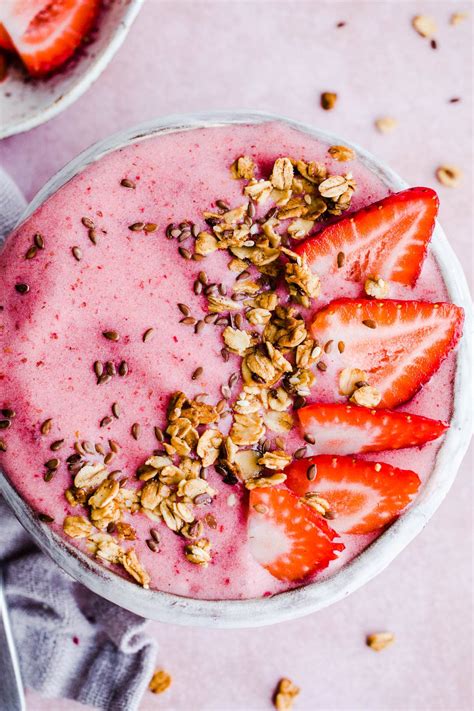 Easy Strawberry Smoothie Bowl (Without Yogurt) – Salted Plains