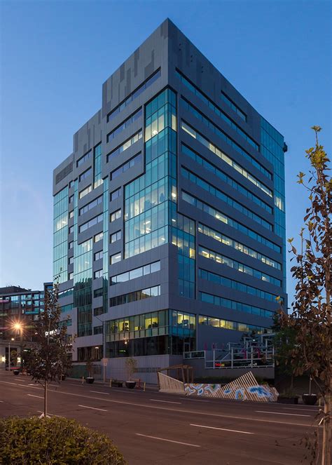 Commercial Retail Building Images 的图像结果