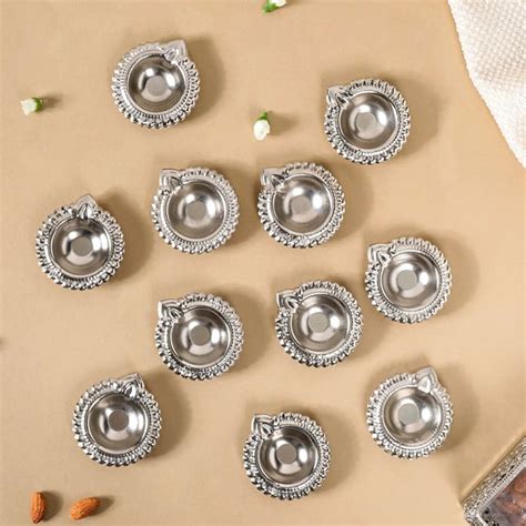 Sustainable Metal Tea Light Holder Silver Set Of 11 Online - Premium ...