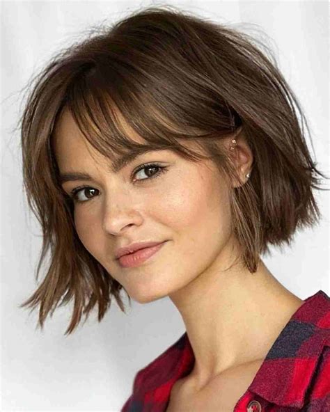 50 Remarkable Chin-Length Bob with Bangs to Consider for Your Next Cut ...
