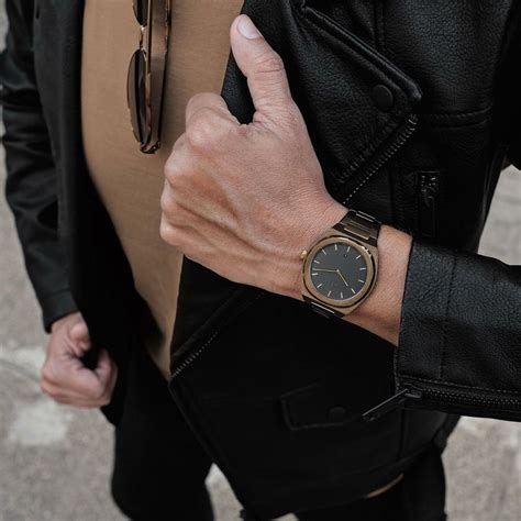 Buy MVMT Odyssey Quartz Black Round Dial Mens Watch - D-SH01-BR Online