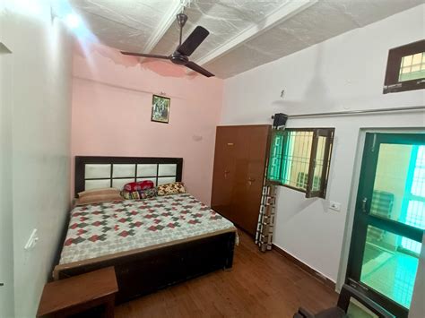 Room 3: Double Bed Room with Kitchen - Houses for Rent in Mathura ...