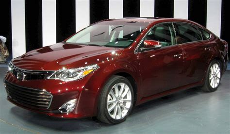 2016 Toyota Avalon 4-Door Sedan XLE Premium