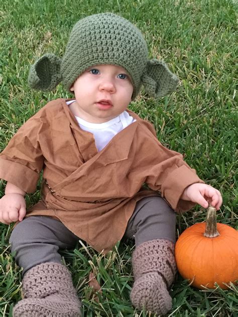 Baby yoda costume!! | Baby yoda costume, Yoda costume, Pumpkin faces