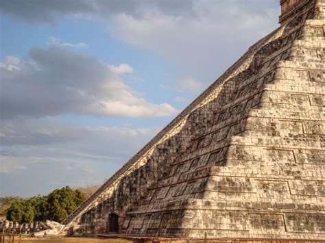 Kukulkan Pyramid in Chichen Itza - Underground Cenote, What's Inside...