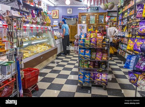 Cute Local Convenience Store 的图像结果