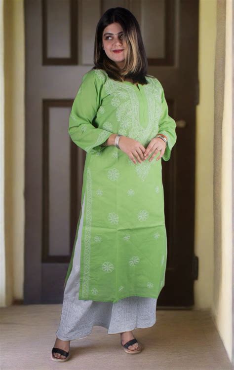 Hand Embroidered Lucknowi Chikankari Kurti - 7187 – AEVUM