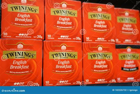 Display of Twinings English Breakfast Tea 20g Packs on a Shelf in ...