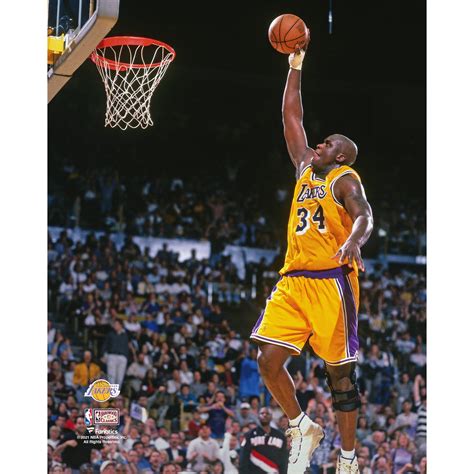 Shaquille O Neal Dunking