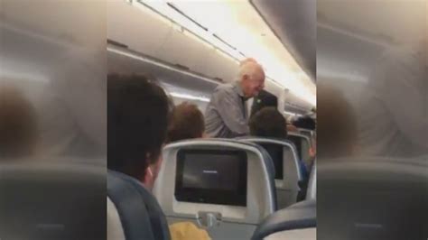 Jimmy Carter shakes hands with every passenger on ATL flight | MY9 New ...