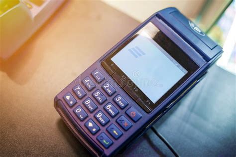 Image result for How to Pay Using a Credit Card Machine