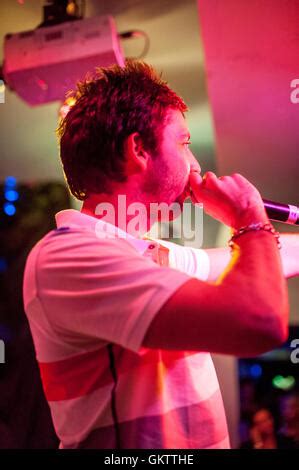 Example Singer 的图像结果