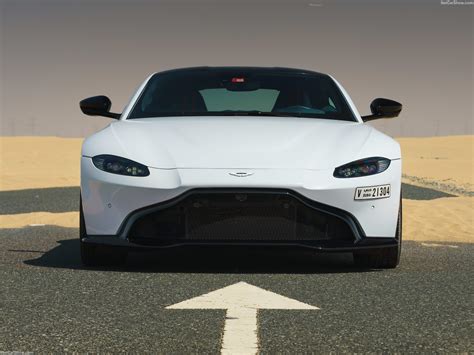 Aston Martin Vantage (2019) - pictures, information & specs