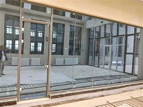 玻璃钢装饰柱子，玻璃钢异形柱子，售楼中心大厅装饰，玻璃钢柱子定制